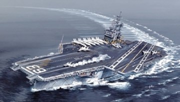 'Thành phố nổi' USS Kitty Hawk Mỹ vượt bão cuồng phong