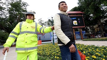 Xử phạt người đi bộ: Nhiều vi phạm, khó xử lý