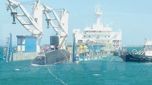 Tàu ngầm Kilo 186 - Đà Nẵng về tới Vịnh Cam Ranh