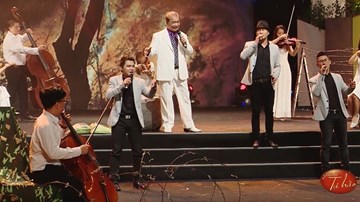 Gala Giai điệu Tự hào 2015: Cùng anh tiến quân trên đường dài - NSND Trần Hiếu & nhóm MTV