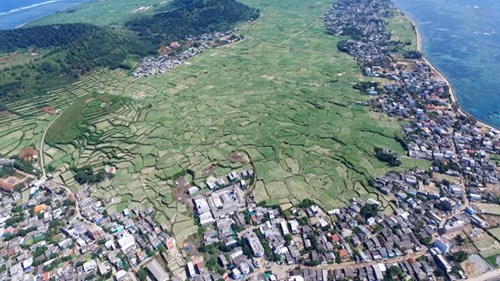 Sửng sốt với vẻ đẹp của “Ốc đảo thần tiên” Việt Nam nhìn từ trên cao