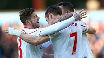 Hạ Aston Villa kiểu séc tennis, Liverpool thắp lửa niềm tin