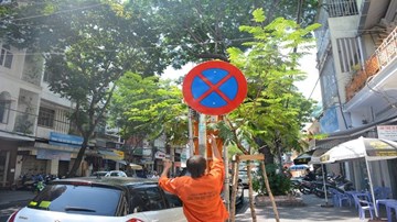 Hai đường bị cấm dừng xe sau tin nhắn gửi ông Đinh La Thăng