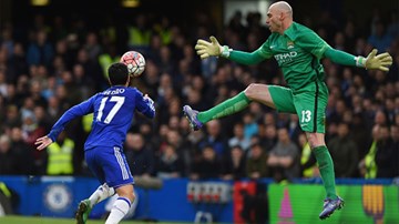 Pha cản phá xuất thần của thủ thành Man City