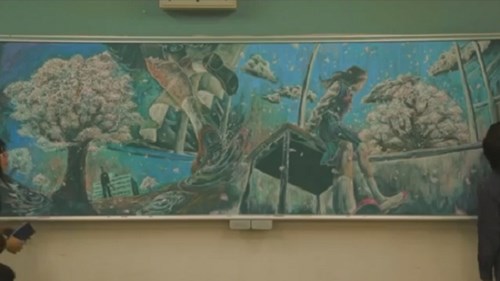 Phát sốt với bức họa trên bảng đen của 2 thầy giáo người Nhật