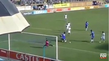Học đòi Messi, cầu thủ Zimbabwe hỏng penalty