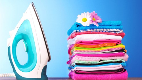 Mẹo tuyệt hay làm phẳng quần áo không cần bàn là