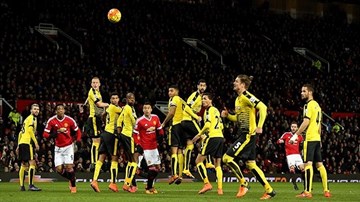Quay chậm siêu phẩm sút phạt của Mata vào lưới Watford