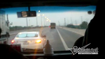 Cao tốc TP. HCM - Trung Lương: Thót tim ô tô tạt đầu trên 100km/h