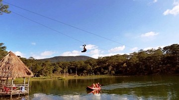 Đình chỉ hoạt động đu dây “bay” trên hồ Tuyền Lâm - Đà Lạt