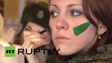 Những 'bông hồng thép' của quân đội Nga đọ sắc đọ tài chào mừng 8/3