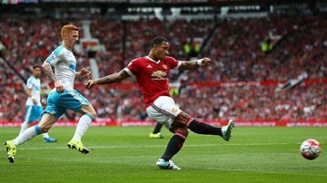 Những pha chuyền bóng dị nhất làng túc cầu