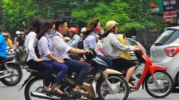 Quy định buộc thôi học 1 tuần nếu vi phạm luật giao thông: Nhiều ý kiến trái chiều