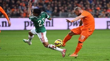 TOP những pha phòng ngự không giống ai của sao sân cỏ