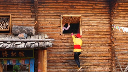 Đến Nữ Nhi quốc, thử cảm giác trèo tường tìm mỹ nhân