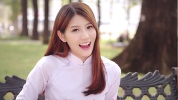 Hot girl Malaysia mặc áo dài hát tiếng Việt cực yêu