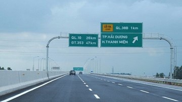 Ngày 1/4, phí QL5 tăng mạnh