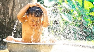 Nghịch lý người dân mua nước giá cao từ cơ sở... gây ô nhiễm