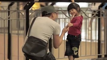 Trẻ có thể bị bắt cóc chỉ bởi 1 câu nói của người lạ