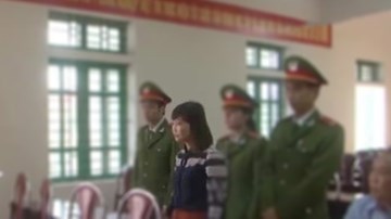 Bắt nữ giáo viên 'quan hệ rộng' lừa xin việc