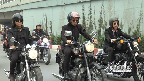 Dàn mô tô tiễn đưa nhạc sĩ Trần Lập