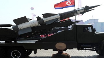 Triều Tiên thử rocket cỡ lớn, dọa biến phủ Tổng thống Hàn Quốc thành biển lửa