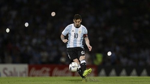 Messi nhảy tango, Argentina giành trọn 3 điểm