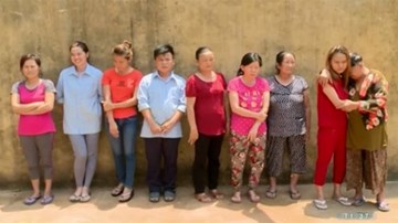 Đột kích sới bạc toàn phụ nữ đang sát phạt