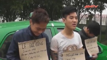 Ba tên cướp taxi cười đùa kể lại hành vi phạm pháp