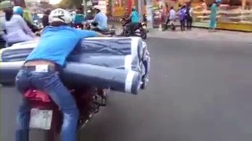 Hoảng hốt với 