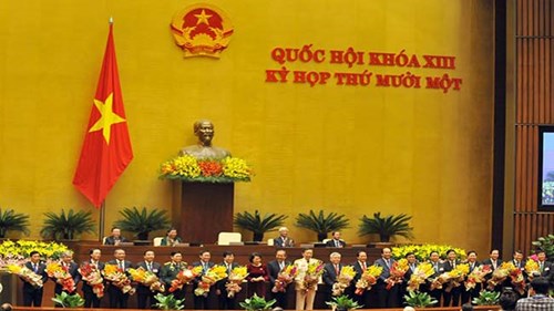 Ra mắt 3 Phó Thủ tướng, 18 Bộ trưởng mới