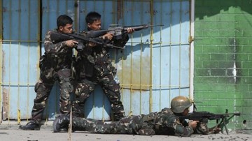 Quân đội Philippines đụng độ phiến quân Hồi giáo, 70 người thương vong