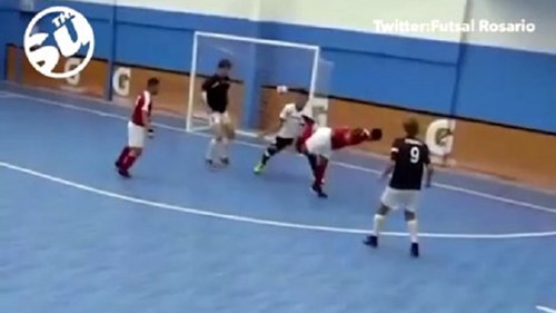 Chiêm ngưỡng kiệt tác ghi bàn trên sân futsal