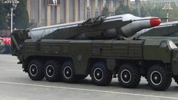 Tên lửa Triều Tiên vào vị trí chờ bắn sau thất bại lần 1