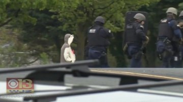 Ôm bom dọa cho nổ tung đài truyền hình Mỹ