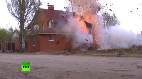 Nhà thờ Hồi giáo nổ tung do chứa khối thuốc nổ 'khủng'