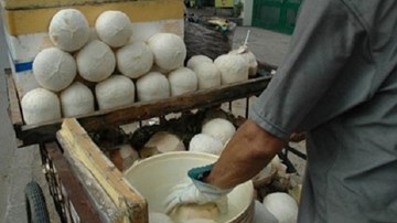 Mẹo phân biệt dừa bị 'tắm trắng' bằng hóa chất