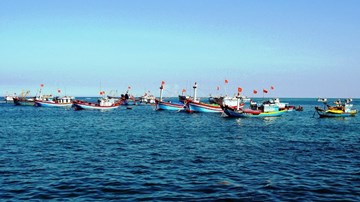 Trung Quốc ngang ngược ra lệnh cấm đánh cá trên biển Đông