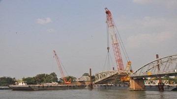 Thi công xong 3 nhịp mới cầu Ghềnh