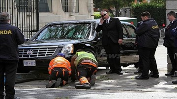 Xe bảo vệ Tổng thống Mỹ từng bị sập gầm