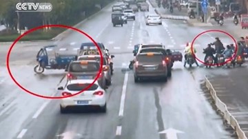 “Xe ma” gây náo loạn đường phố Trung Quốc