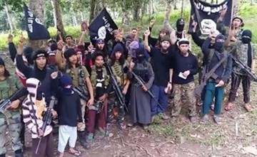 Nhóm khủng bố Abu Sayyaf tung video về con tin cuối cùng