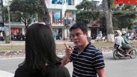 Say rượu, chỉ tay vào mặt dân, Phó chánh văn phòng bị kỷ luật