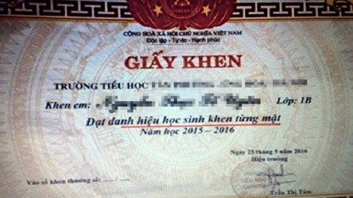 Âm thầm thu hồi giấy khen có danh hiệu lạ