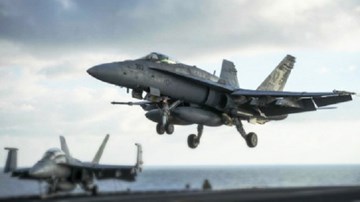 Mỹ công bố video chiến đấu cơ xuất kích từ tàu sân bay diệt IS