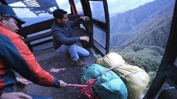 Đưa thi thể du khách Anh tử nạn về Sa Pa bằng cáp treo công vụ