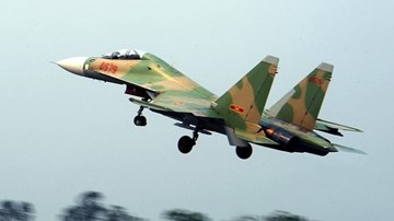 Hàng trăm tàu thuyền, máy bay tìm Su-30 mất tích