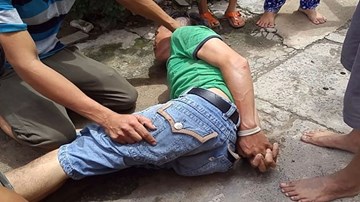 Hai tên trộm khóc xin tha khi bị bắt ở Sài Gòn