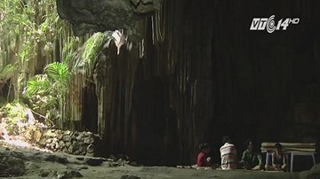 Chui xuống... lòng đất trốn nắng nóng hơn 40 độ