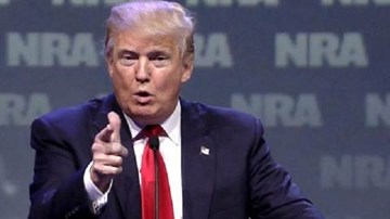 Donald Trump bất ngờ điều chỉnh quan điểm về kiểm soát súng đạn